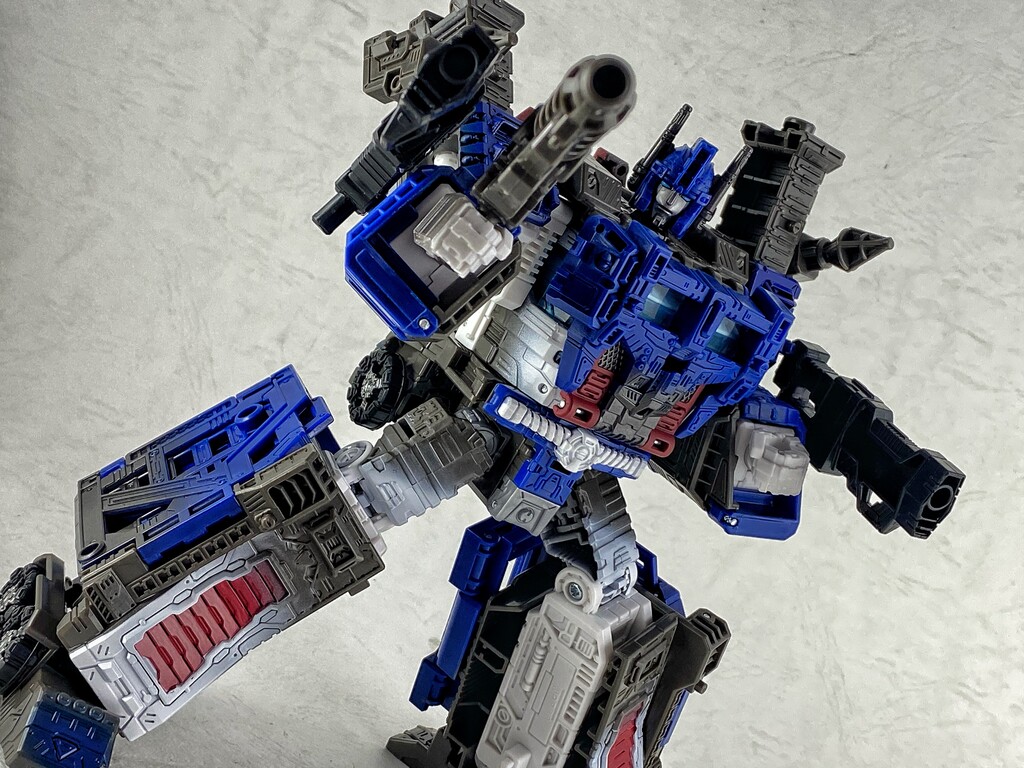 トランスフォーマー WFC-08 ウルトラマグナス レビュー : えるけ トランスフォーマー WFC-08 ウルトラマグナス レビュー : えるけ