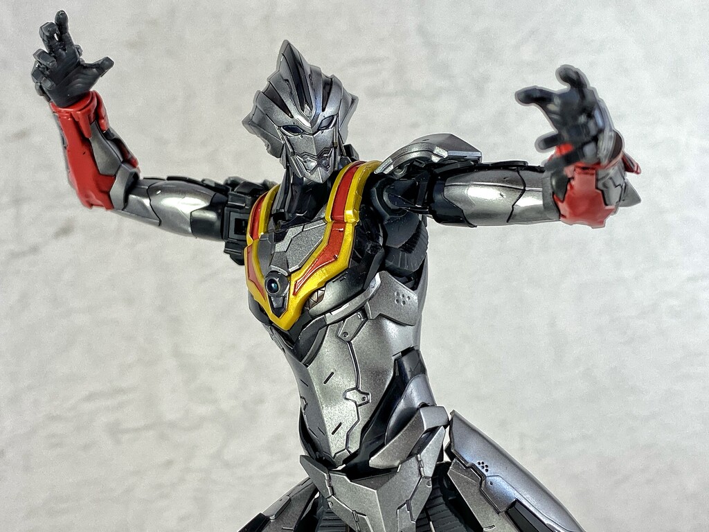 Figure rise Standard ULTRAMAN SUIT EVIL TIGA レビュー : えるけーえぬ