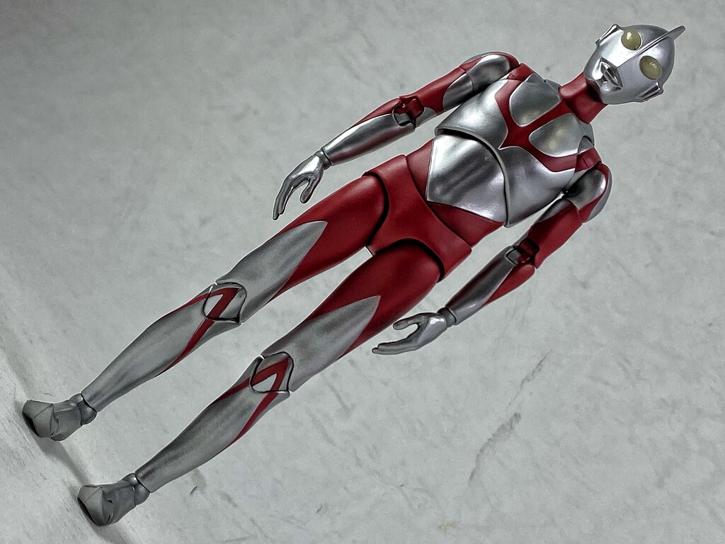 新品☆未開封　MAFEX マフェックス シン・ウルトラマン Amazon.co.jp: MAFEX マフェックス No.213 シン・ウルトラマン