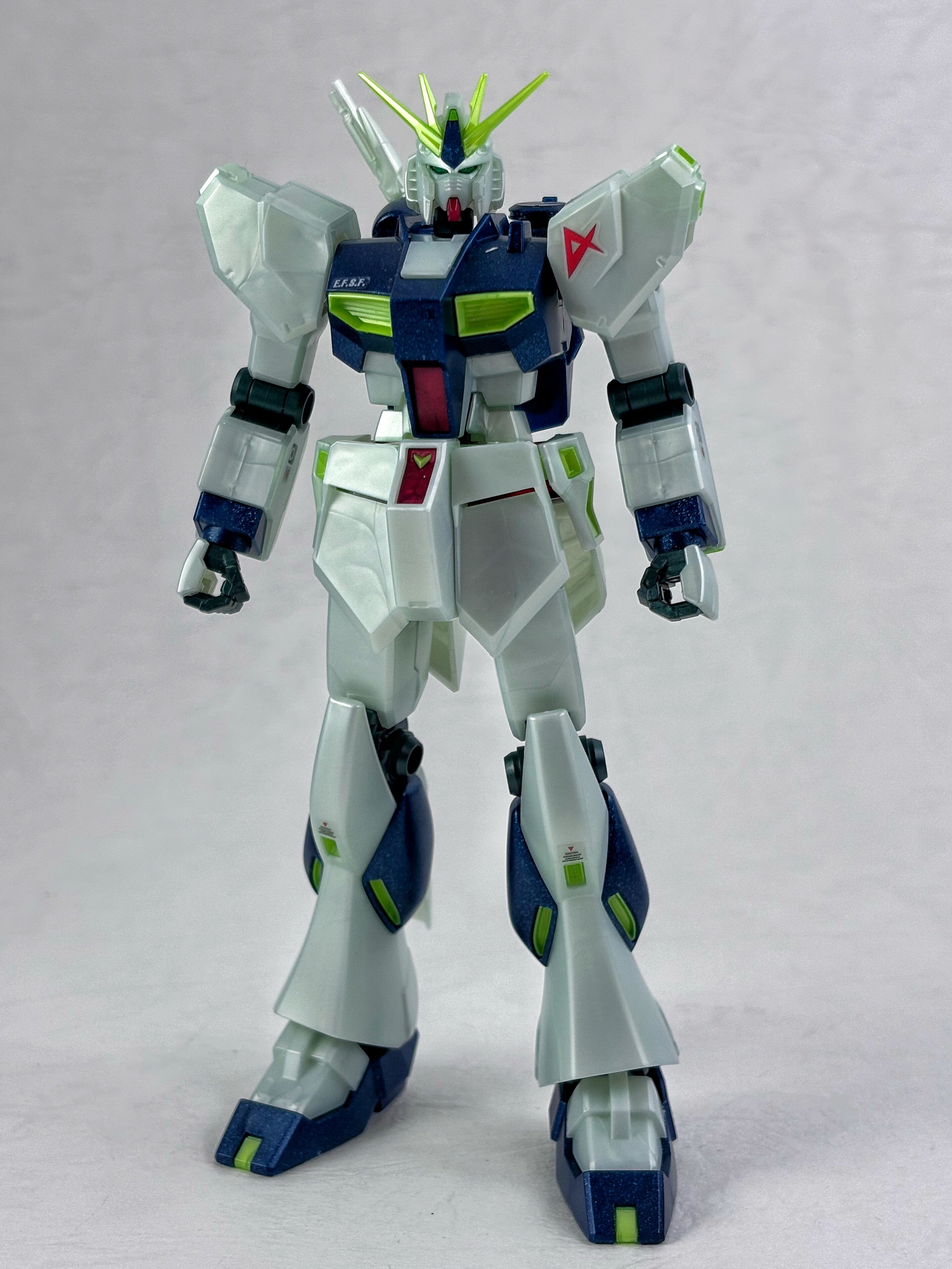 EG νガンダム (サイコフレーム発光イメージカラー) レビュー