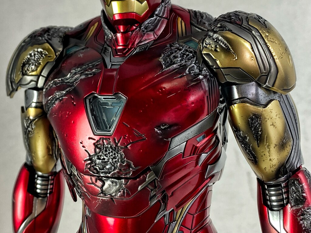 ホットトイズ アイアンマン マーク85(バトルダメージ版 ホットトイズ アイアンマン マーク85(バトルダメージ版