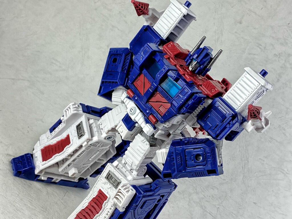 トランスフォーマー KD-11 ウルトラマグナス レビュー : えるけ