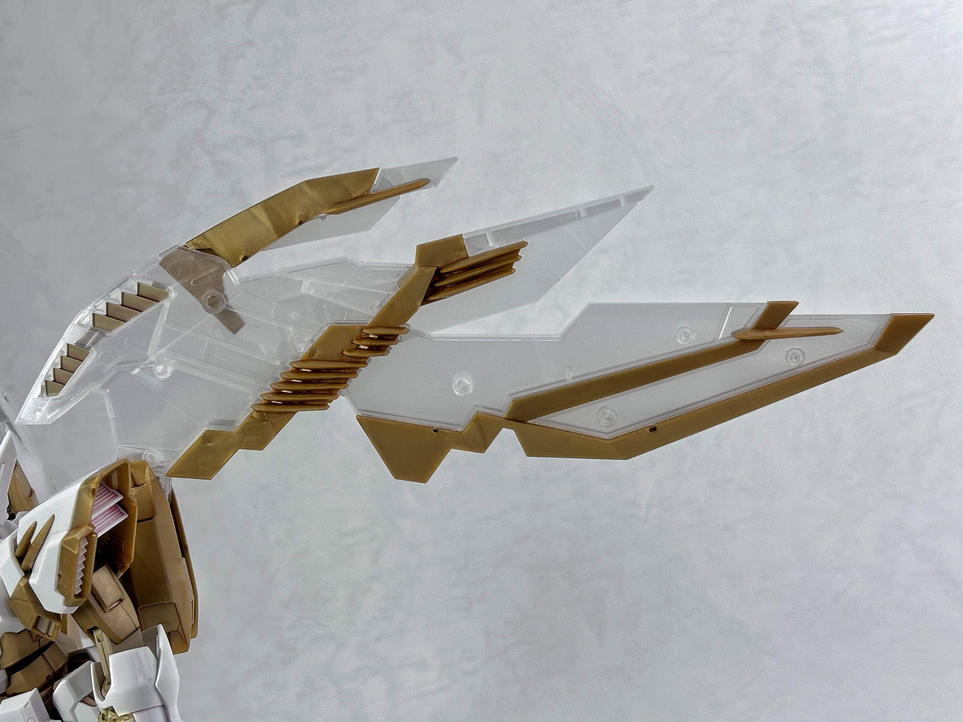 MG ガンダムエピオンEW[CROSS CONTRAST COLORS/CLEAR WHITE