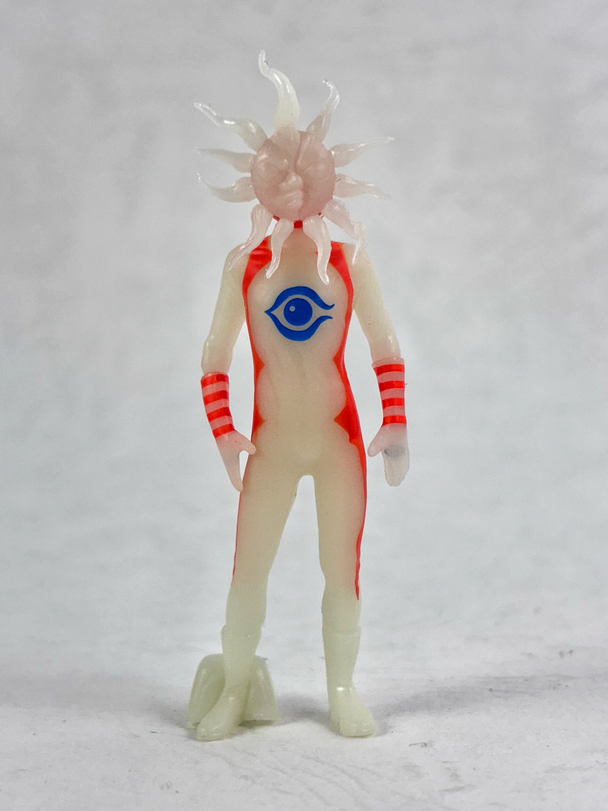 ガチャポン タローマン フィギュアマスコット 蓄光カラー レビュー