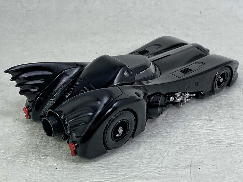 バンダイ 1/35 バットモービル(1989) レビュー : えるけーえぬ