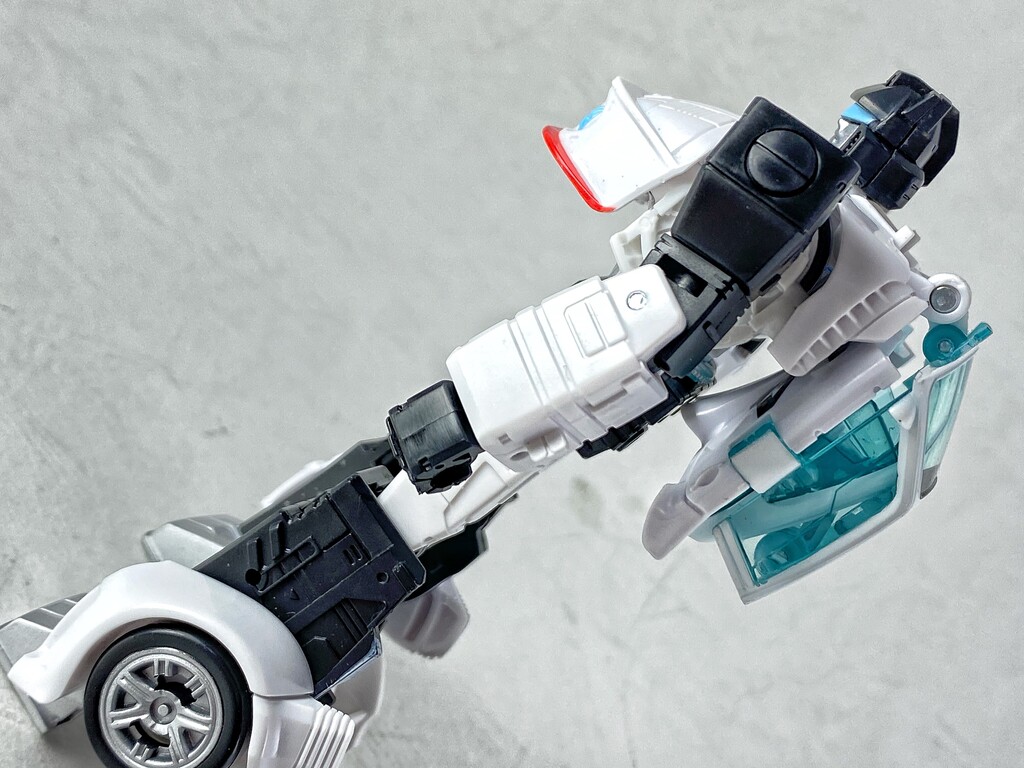 トランスフォーマー SS-59 オートボットジャズ レビュー : えるけーえぬ