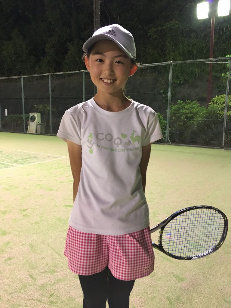 女子小学生テニス
