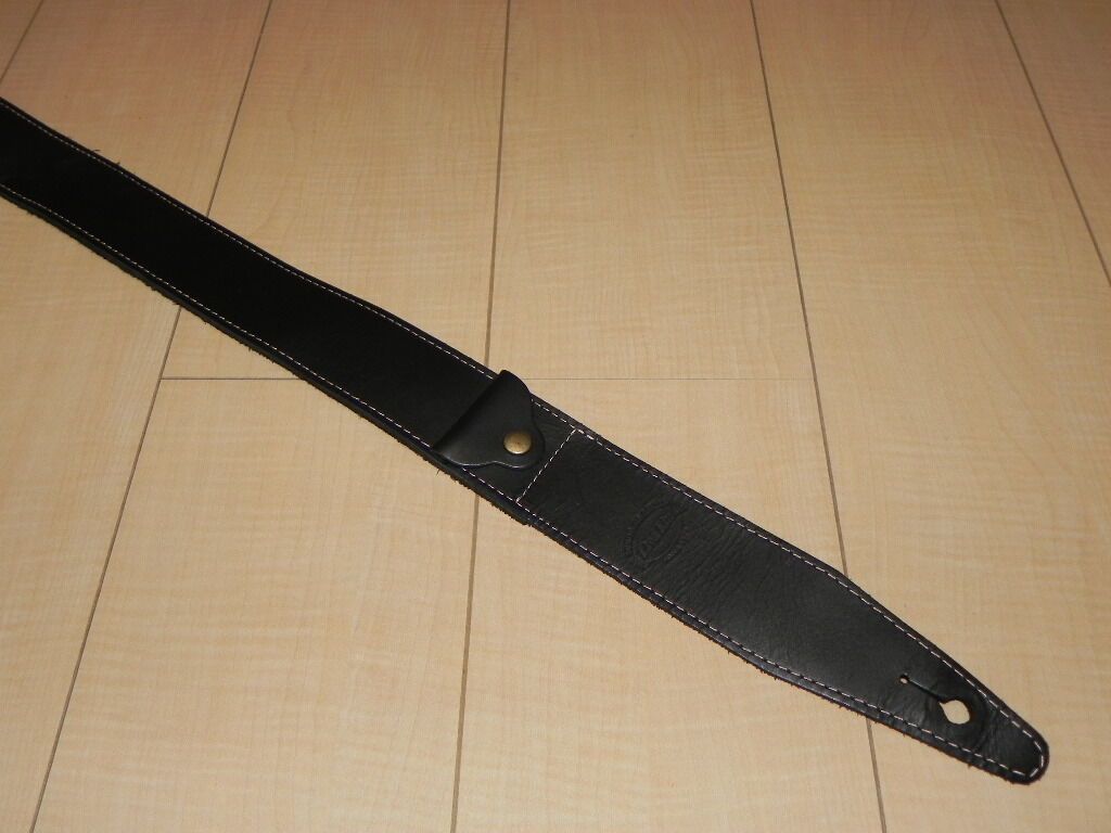 tetsuyaさんスタイルのラインストーンストラップを試作しました tetsuyaさんスタイルのラインストーンストラップを試作しました