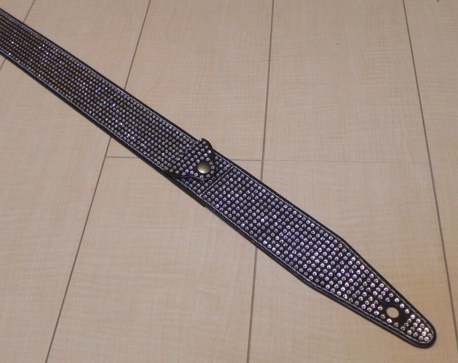 tetsuyaさんスタイルのラインストーンストラップを試作しました