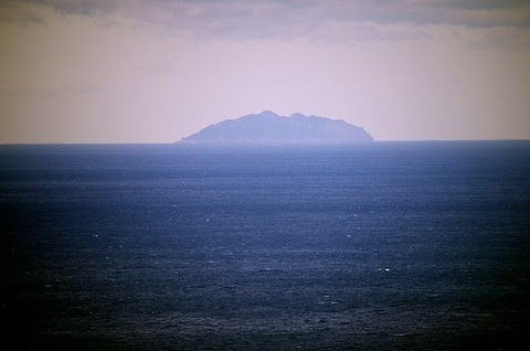 640px-Okinoshima_167245807_org