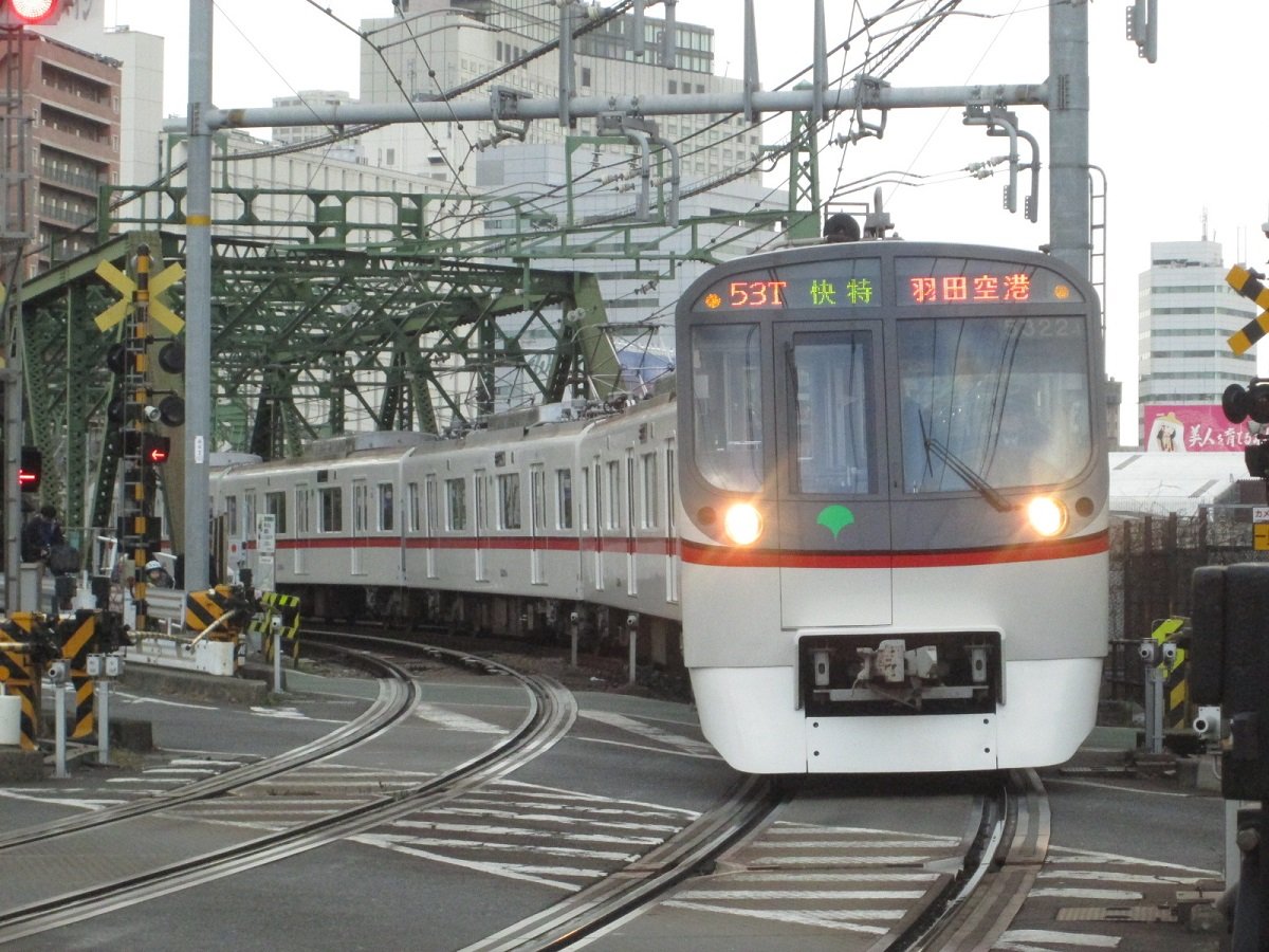 都営「相互直通50周年記念乗車券」を買いに（2018/06/30） : トイレ