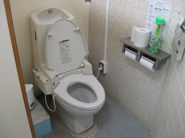 重要]当Blogをご利用の皆様へ : トイレ探索日記 by 東府中の住人