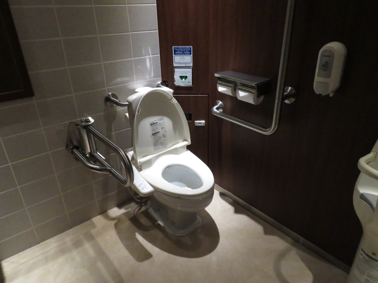 京王プラザホテルのトイレ 21 21 10 トイレ探索日記 By 東府中の住人