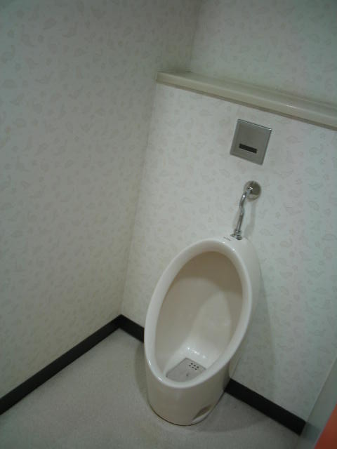 剥がれたタンクのステッカー 05 04 03 トイレ探索日記 By 東府中の住人 剥がれたタンクのステッカー 05 04 03 トイレ探索日記 By 東府中の住人