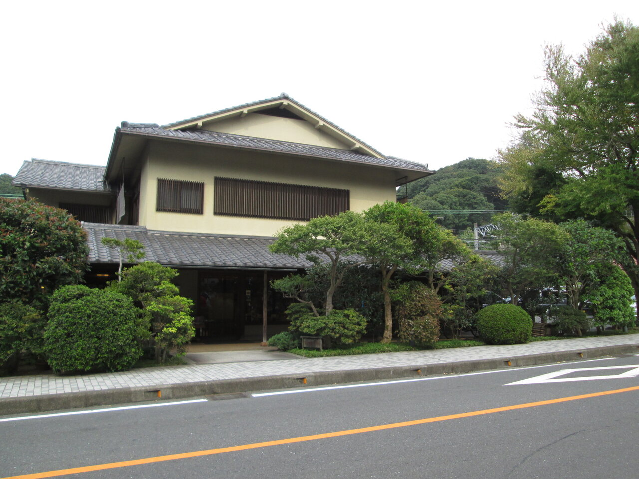 鉢の木新館（変則営業中）>