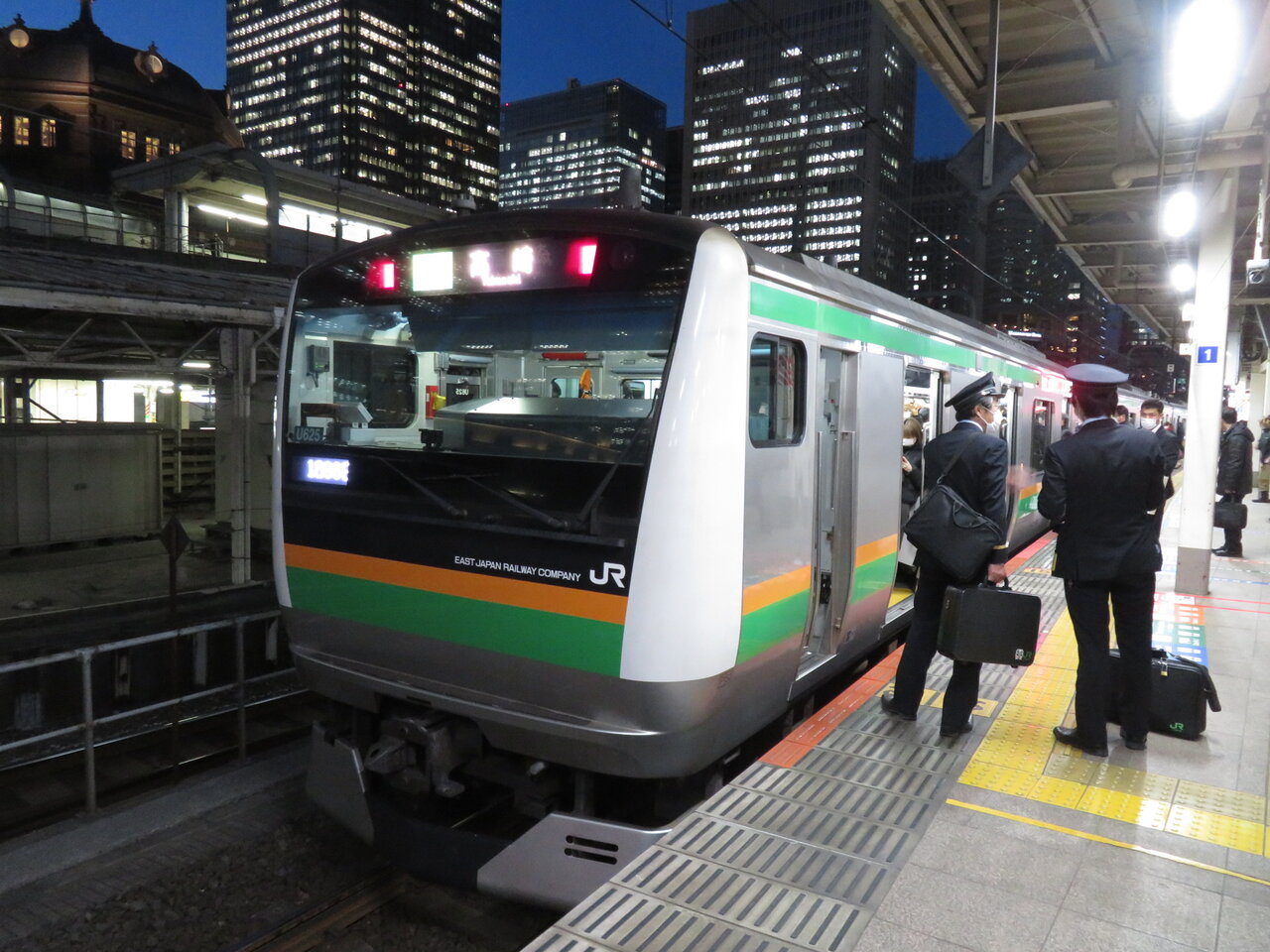 215系 少しだけでも撮っておく（2021/03/11） : トイレ探索日記 by 東