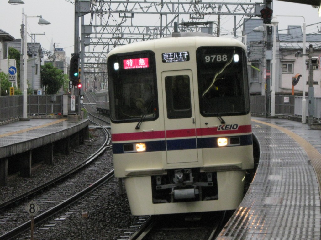 下高井戸駅前市場