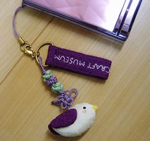 ちりめん細工のストラップ