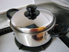 煮込み用鍋