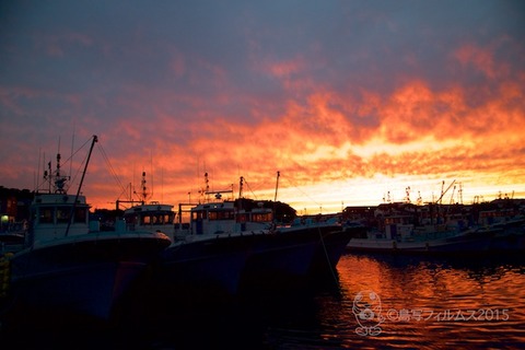 篠島漁港_夕日_漁船_2015-06-09 19-07-55