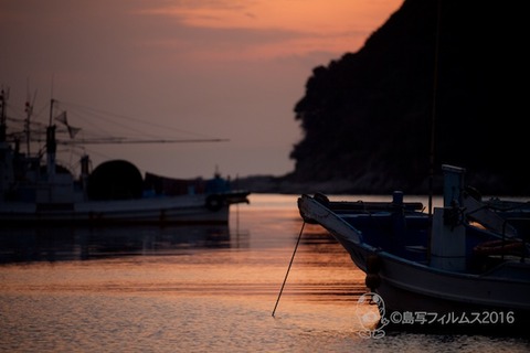 篠島漁港_夕日_漁船_2016-04-06 18-21-50