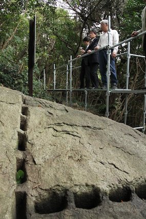 弁財採石地跡_清正の枕石_矢穴_篠島_風景_観光_2011-11-05 09-58-53