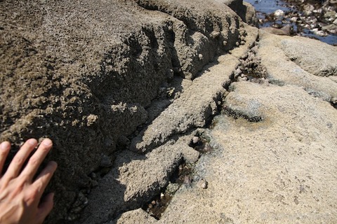 小山島_矢穴石_枕石_棚橋_篠島_風景__2011-05-19 14-00-08