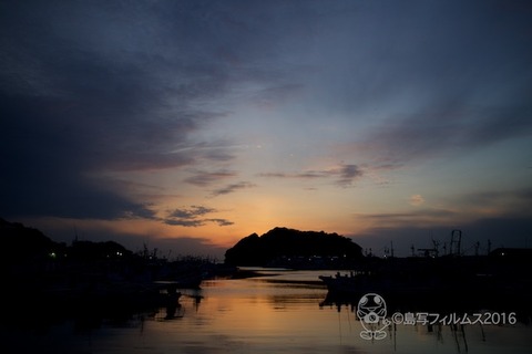 篠島漁港_夕日_漁船_2016-04-06 18-16-45