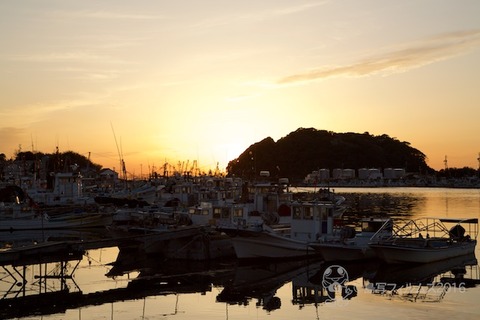 篠島漁港_夕日_漁船_2016-04-05 18-03-34