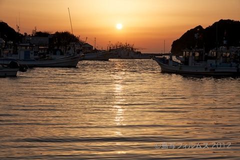 漁港_夕日_篠島_風景_写真_2012-03-21 17-43-15