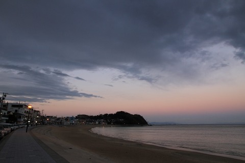 前浜の夕焼け空@三船亭2011-03-02 17-51-26