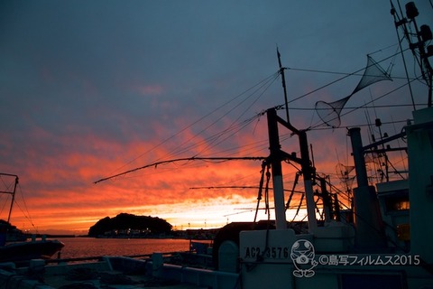 篠島漁港_夕日_漁船_2015-06-09 19-09-35