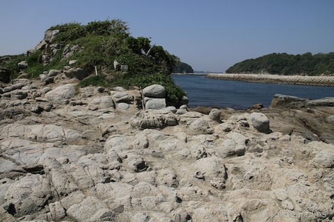 小山島_矢穴石_枕石_棚橋_篠島_風景__2011-05-19 13-52-22