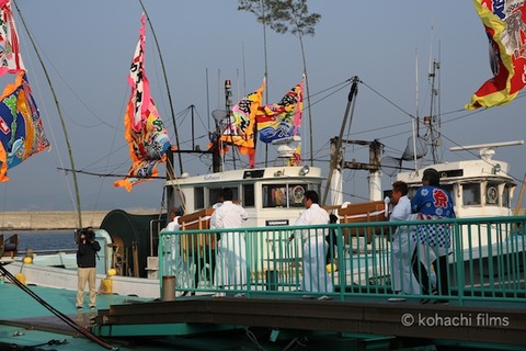 篠島_伊勢_太一御用_おんべ鯛奉納祭_2011-10-12 07-42-14