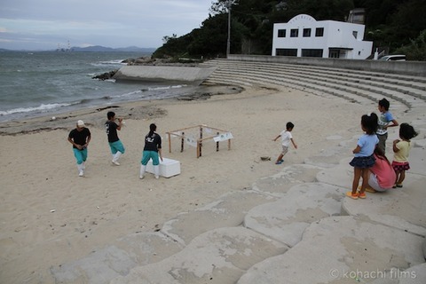 ウミガメ産卵_篠島_写真_前浜_保護_2011-08-31 16-30-35