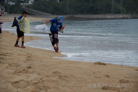 篠島ウミガメ隊_ゴミ拾い_前浜_スナメリ_2012-06-06 07-41-57
