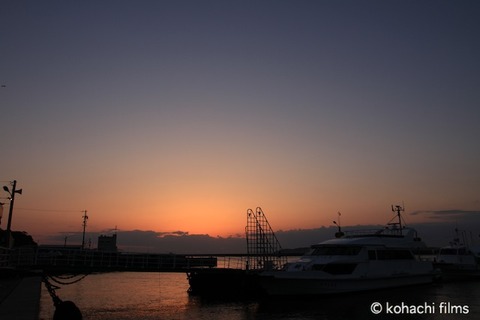 島写_マジックアワー_漁港の夕日_2011-04-07 18-15-03