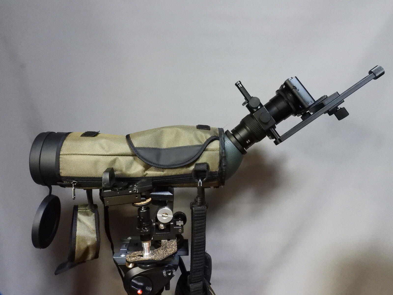 焦点距離 8,000mm までは「 コンパクトデジタルカメラ Coolpix P950