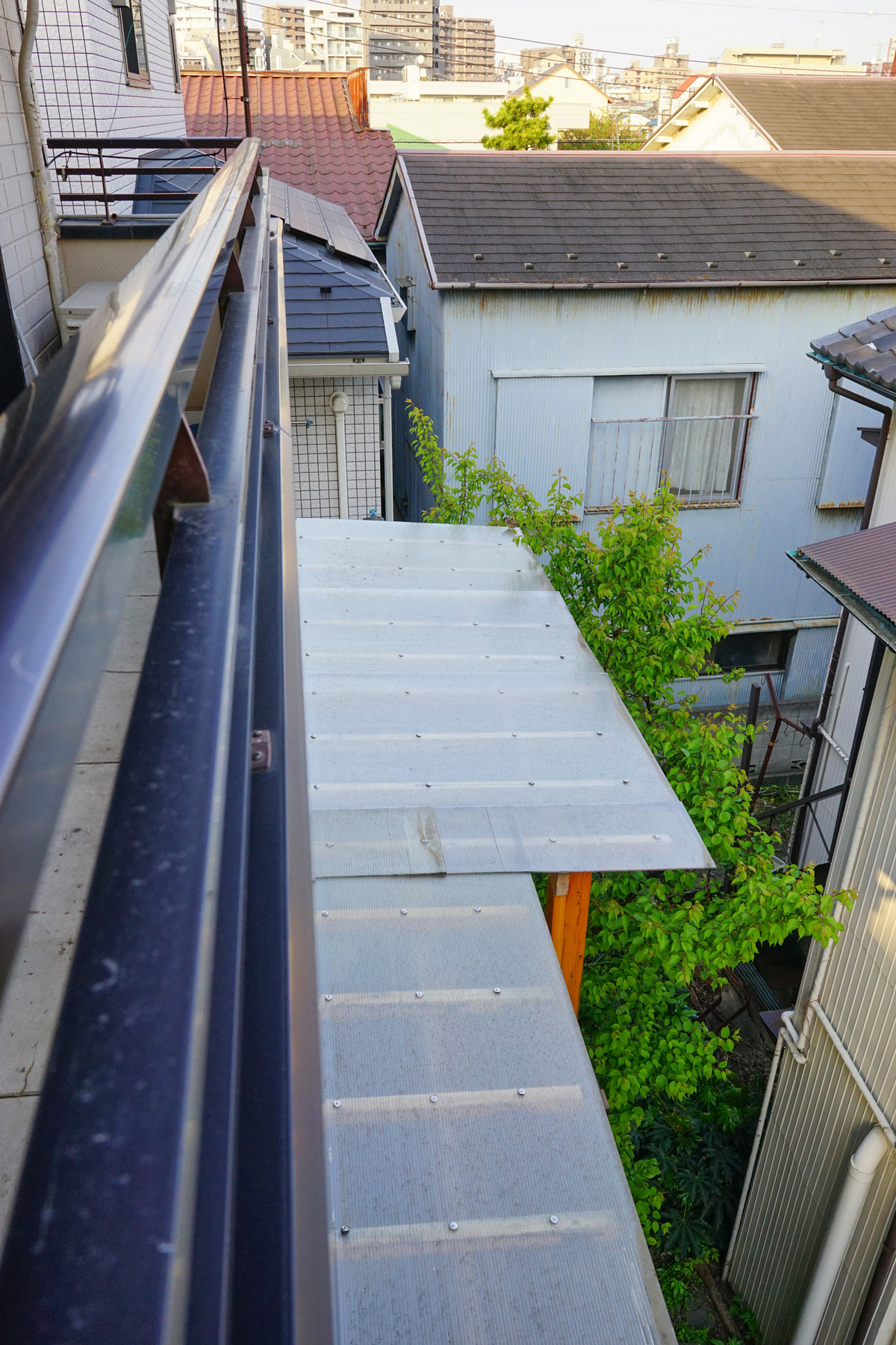 自宅3階建ての折板屋根に上がるための足場を作りました 1 趣味の 写真 Diy オーディオ 日記