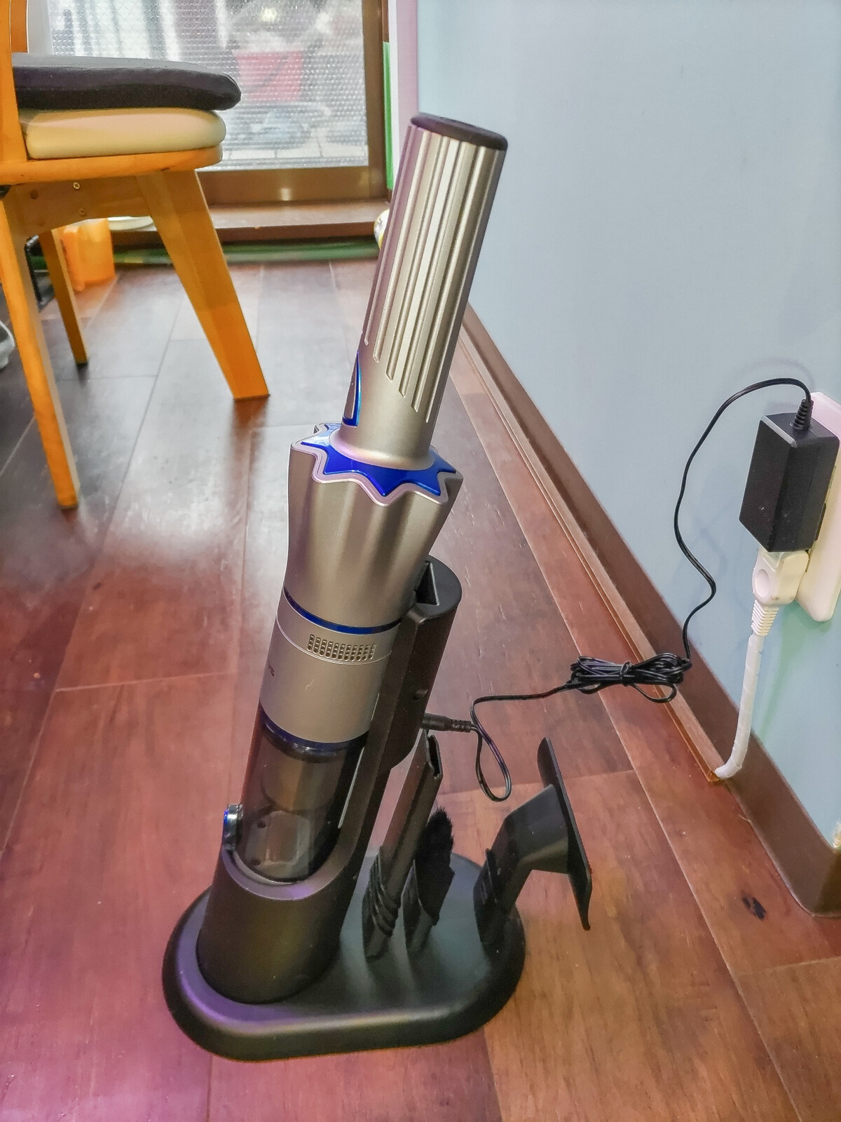 インビクタス ワン ( INVICTUS ONE ) 掃除機を購入 : 趣味の「写真 
