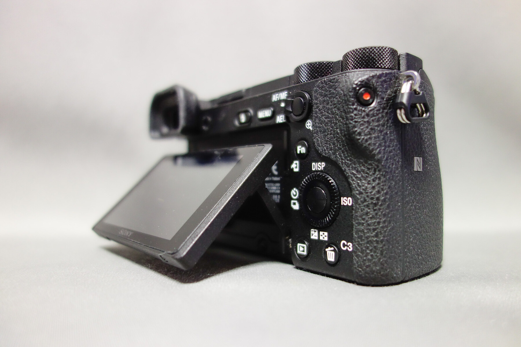 sony α6500 ミラレーレス一眼　APS-C 2023年6月】SONYのAPS-Cミラーレス一眼のカメラボディでもう迷わない