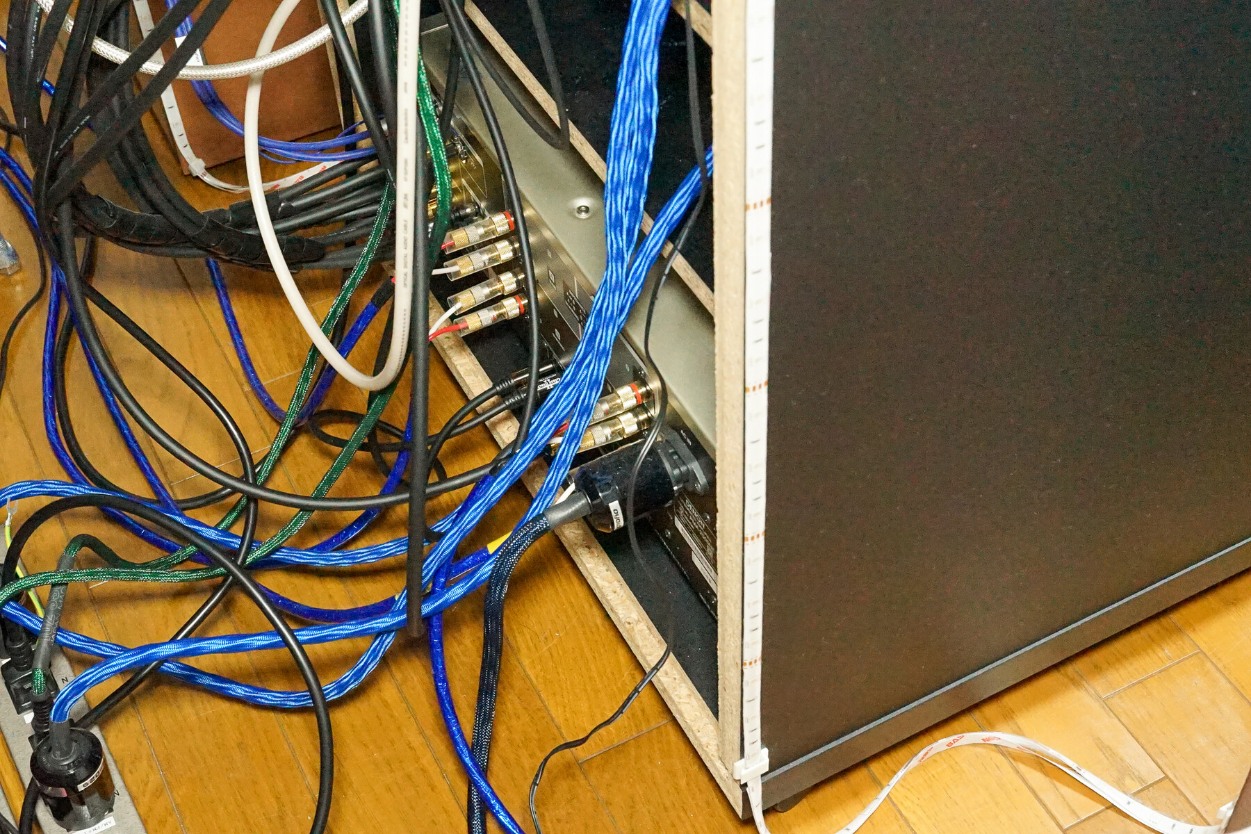 バナナプラグを Oyaide オヤイデ SRBN に交換しました : 趣味の バナナプラグを Oyaide オヤイデ SRBN に交換しました : 趣味の