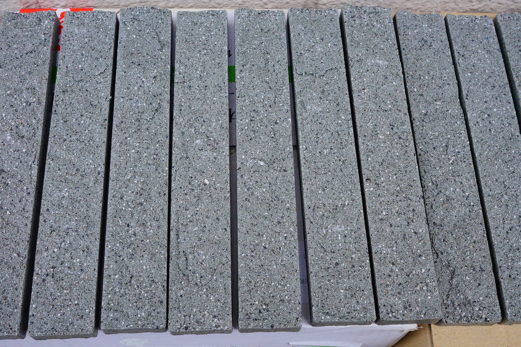 外塀に貼り付けるため テッセラ タイル を購入 趣味の 写真 Diy オーディオ 日記