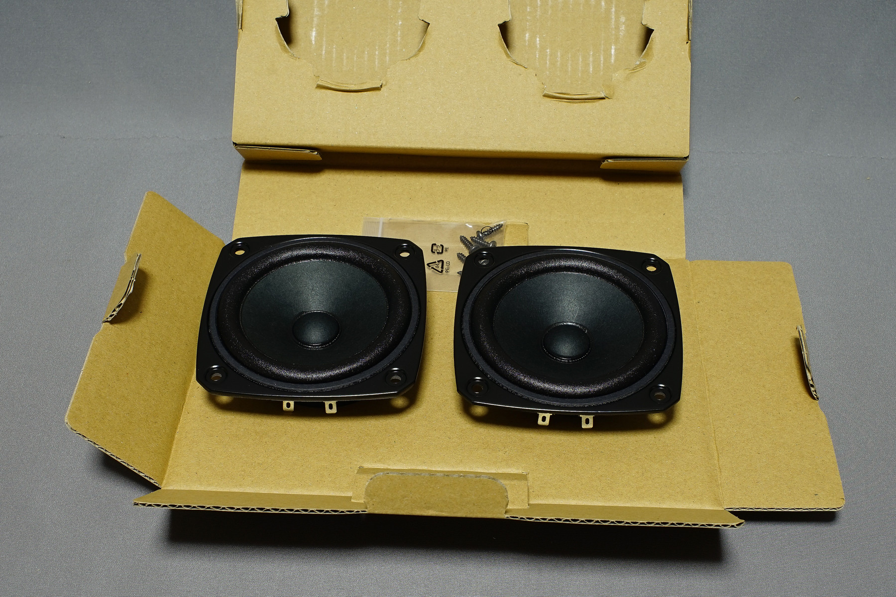 Fostex P1000-BH スピーカーBOXにFostex P1000 スピーカーを Fostex P1000-BH スピーカーBOXにFostex P1000 スピーカーを