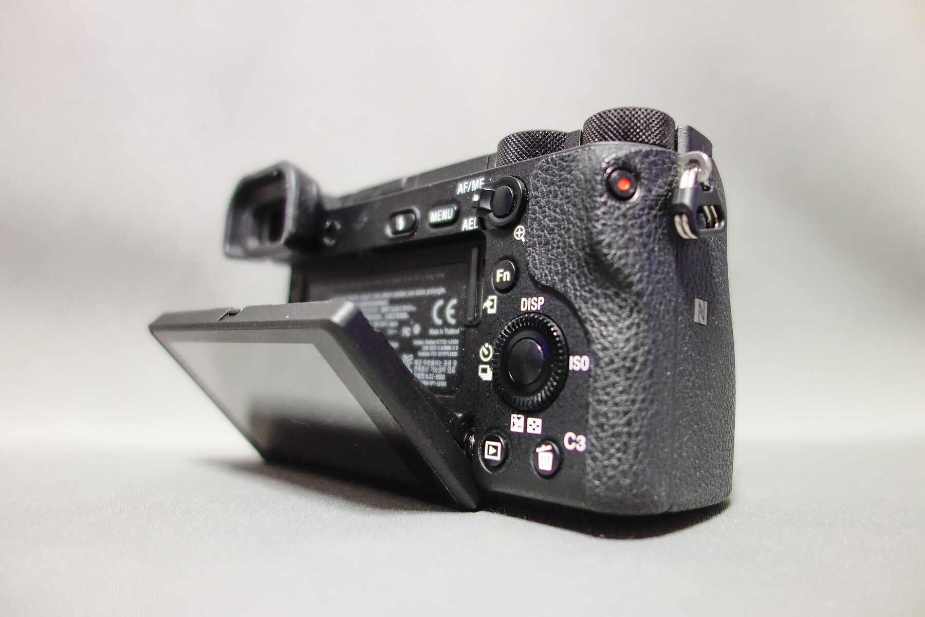 ソニー 「 α6500 」 APS-C デジタルミラーレス一眼カメラを購入