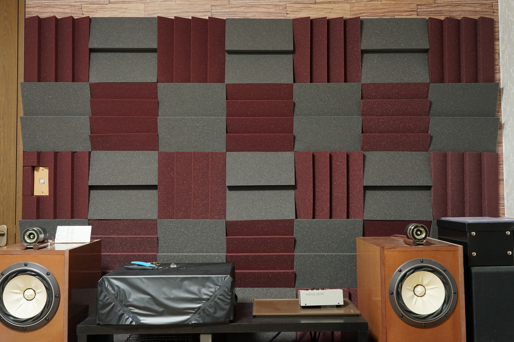2 階のオーディオルームに Auralex オーラレックス 吸音材を張り付けました 趣味の 写真 Diy オーディオ 日記 2 階のオーディオルームに Auralex オーラレックス 吸音材を張り付けました 趣味の 写真 Diy オーディオ 日記