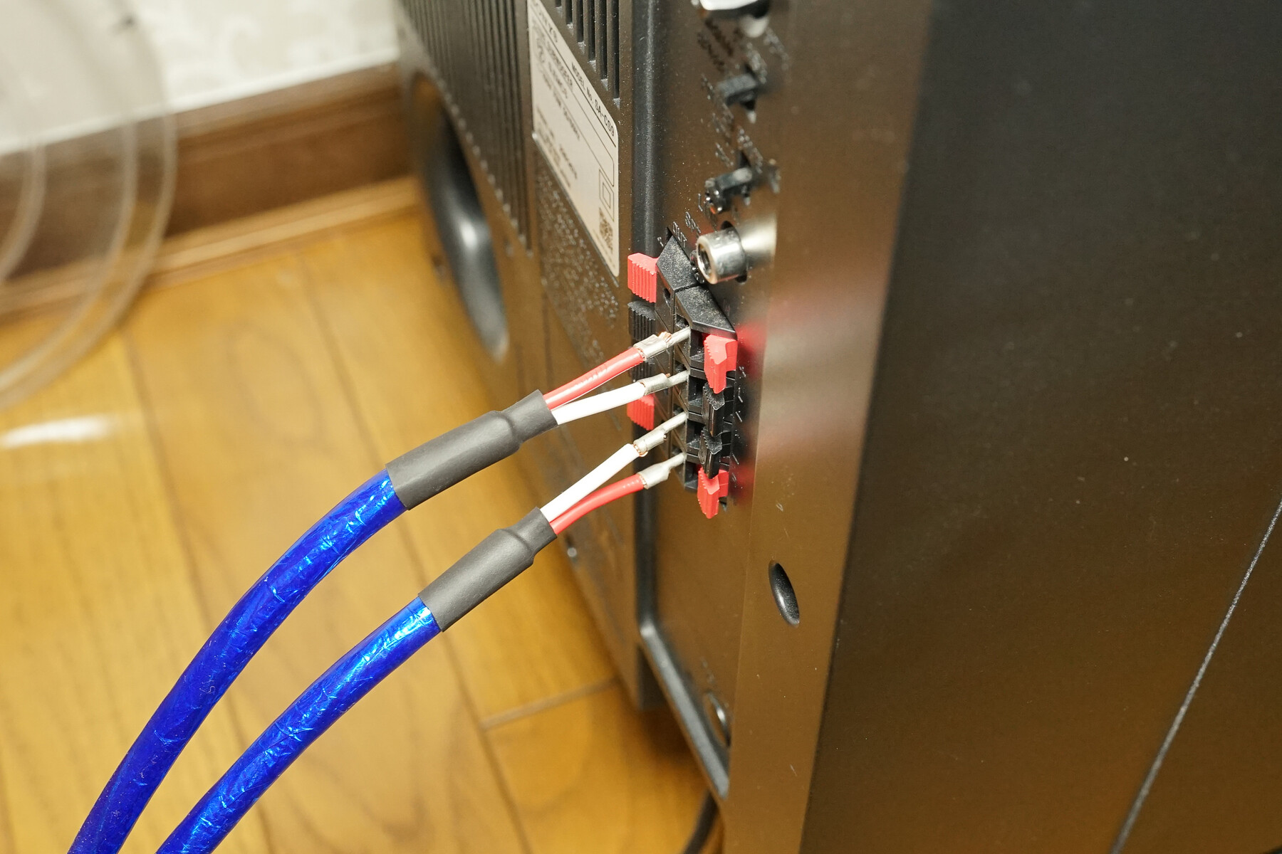 サブウーハー用スピーカーケーブルの接続をバナナプラグと棒型圧着端子にしました 趣味の 写真 Diy オーディオ 日記 サブウーハー用スピーカーケーブルの接続をバナナプラグと棒型圧着端子にしました 趣味の 写真 Diy オーディオ 日記
