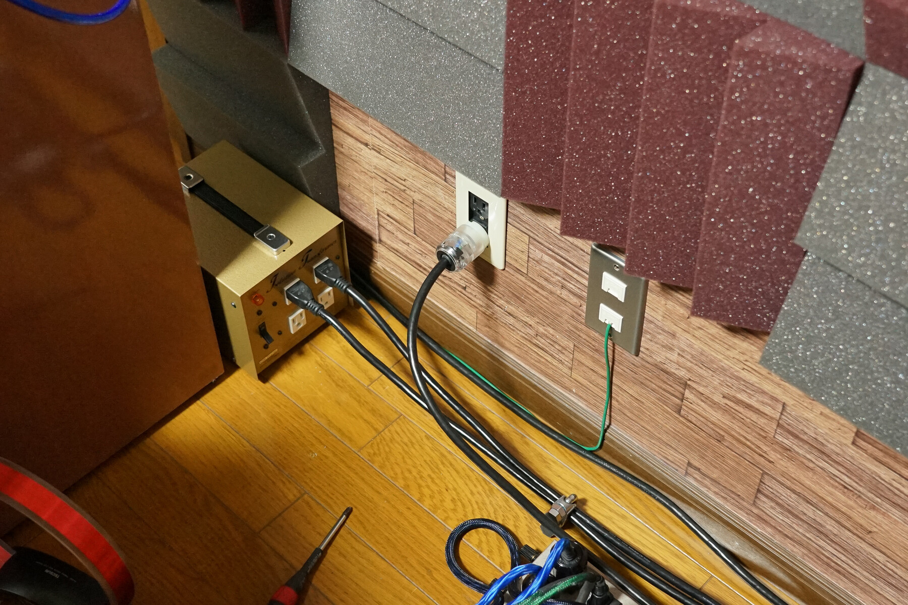 プロケーブル アイソレーション電源トランス 600W・100V仕様 プロケーブル アイソレーション電源トランス 600W・100V仕様