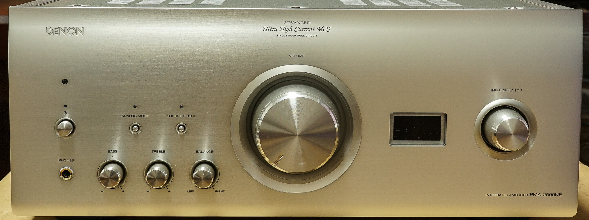 プリメインアンプ DENON PMA - 2500NE のオーディオ配線後にCDを プリメインアンプ DENON PMA - 2500NE のオーディオ配線後にCDを