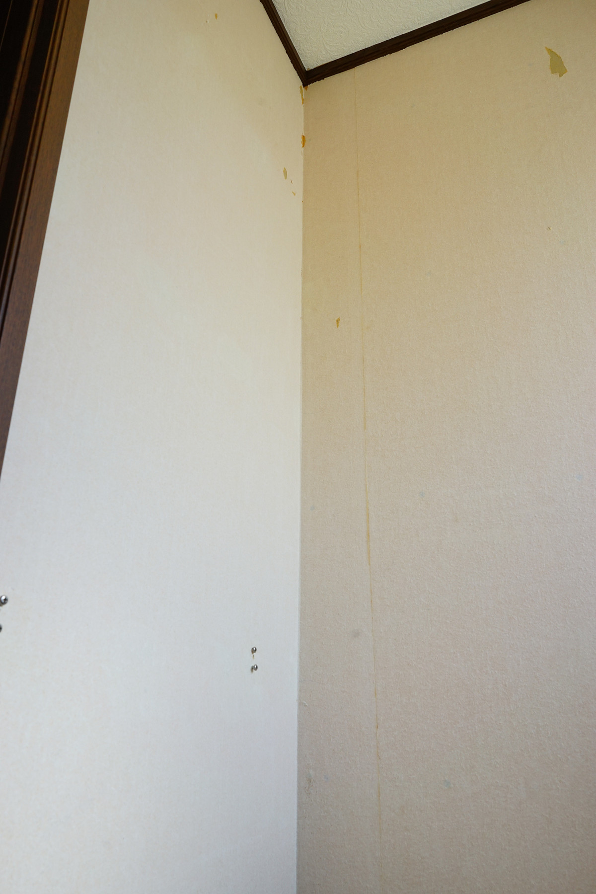2階トイレの壁紙を貼り替えました 趣味の 写真 Diy オーディオ 日記